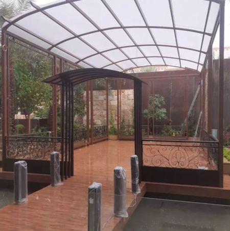 مظلات متنوعة